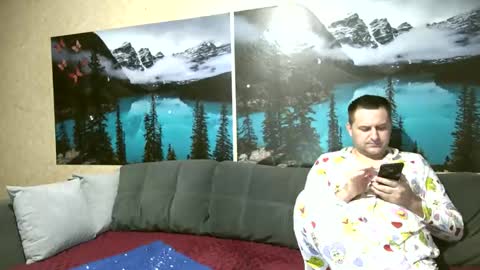 Kleosnow online show from May 5, 2026, 9:06 am