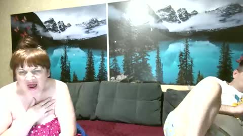 Kleosnow online show from May 6, 2026, 9:20 pm