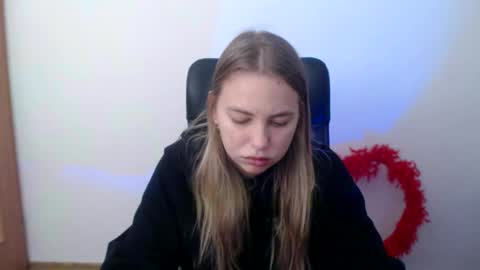 Snapshot of klerkarina chatting on October 23, 2025, 4:45 am klerkarina online show from October 23, 2025, 4:45 am