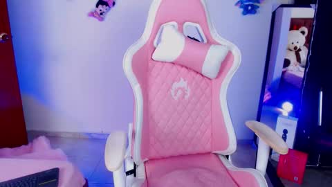 Kloe online show from March 6, 2026, 4:53 am