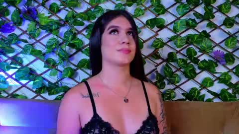 kloe_bella online show from October 9, 2025, 3:37 am