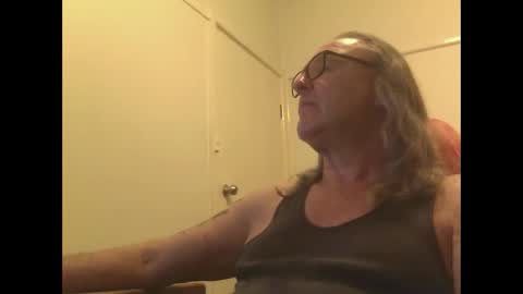Snapshot of knobout chatting on March 18, 2026, 9:23 am knobout online show from March 18, 2026, 9:23 am