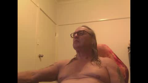 Snapshot of knobout chatting on April 5, 2026, 8:44 am knobout online show from April 5, 2026, 8:44 am
