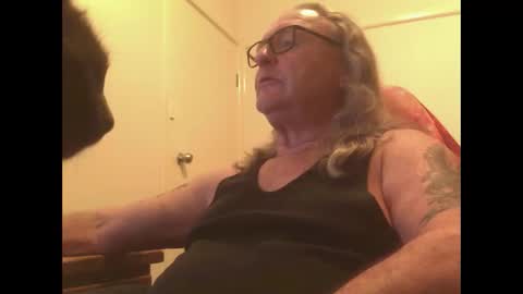 Snapshot of knobout chatting on April 15, 2026, 12:01 pm knobout online show from April 15, 2026, 12:01 pm