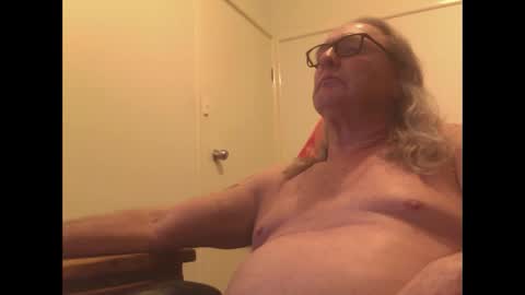 Snapshot of knobout chatting on April 20, 2026, 9:45 am knobout online show from April 20, 2026, 9:45 am