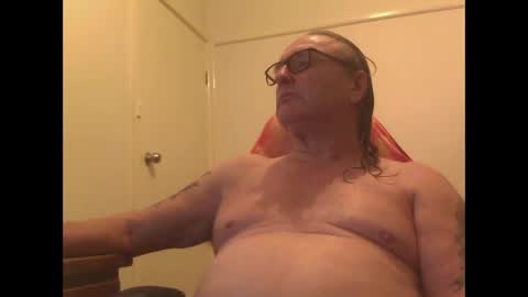 Snapshot of knobout chatting on May 5, 2026, 8:44 am knobout online show from May 5, 2026, 8:44 am