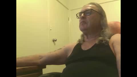 Snapshot of knobout chatting on May 13, 2026, 10:01 am knobout online show from May 13, 2026, 10:01 am