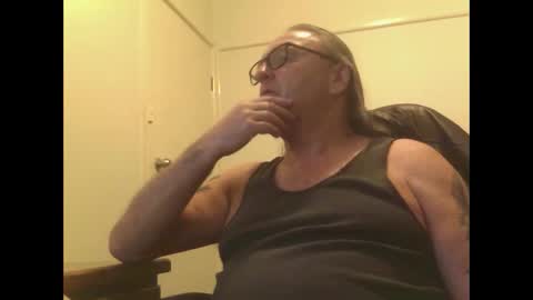 Snapshot of knobout chatting on May 20, 2026, 11:27 am knobout online show from May 20, 2026, 11:27 am