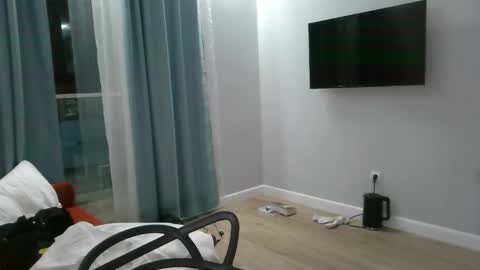 Snapshot of knotsiemens chatting on February 4, 2026, 12:05 am Adam online show from February 4, 2026, 12:05 am