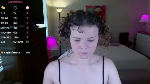 knowlita  online show from October 3, 2025, 5:10 pm