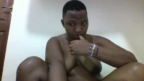 koffi639202 online show from January 2, 2025, 8:35 pm