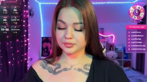 Mia online show from November 29, 2025, 11:08 pm