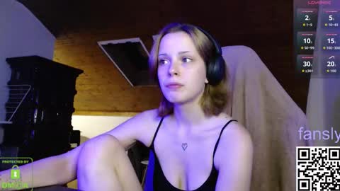 Valou online show from October 7, 2025, 6:49 pm