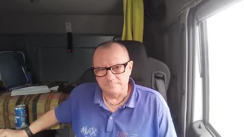 Snapshot of komputer123456789 chatting on February 15, 2025, 10:44 am Bogdan online show from February 15, 2025, 10:44 am