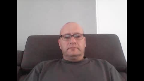 konsty17 online show from November 7, 2025, 2:44 am