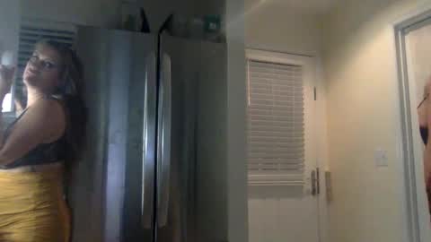 Snapshot of koyoteej chatting on January 18, 2025, 8:10 am koyoteej online show from January 18, 2025, 8:10 am