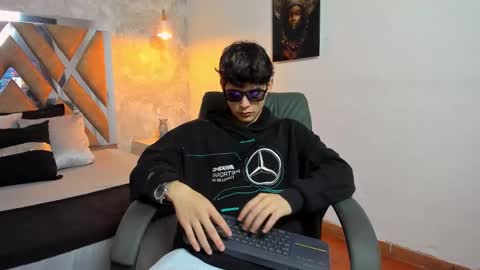 Snapshot of kraven_lust chatting on February 7, 2026, 3:10 am Kraven online show from February 7, 2026, 3:10 am