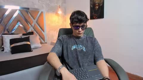 Snapshot of kraven_lust chatting on February 8, 2026, 3:21 am Kraven online show from February 8, 2026, 3:21 am