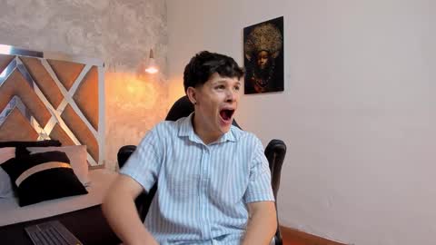 Snapshot of kraven_lust chatting on February 15, 2026, 3:03 am Kraven online show from February 15, 2026, 3:03 am