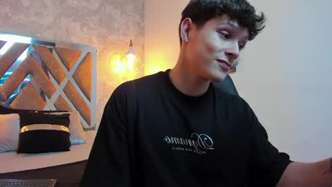 Snapshot of kraven_lust chatting on April 12, 2026, 3:11 am Kraven online show from April 12, 2026, 3:11 am