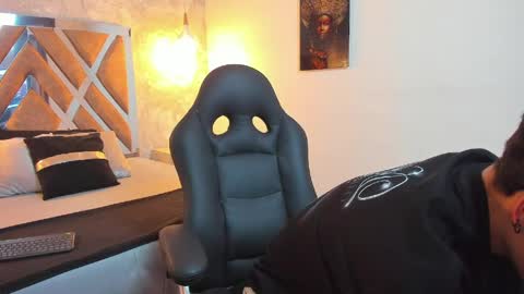 Snapshot of kraven_lust chatting on April 16, 2026, 3:40 am Kraven online show from April 16, 2026, 3:40 am