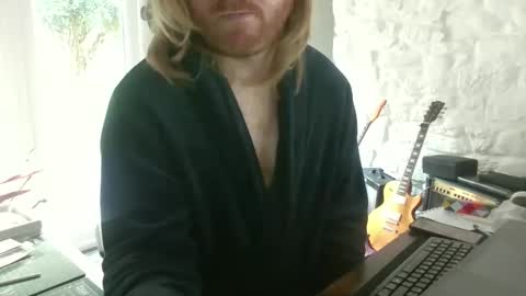 kreestafa182285 online show from April 2, 2026, 8:12 am