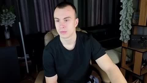 kris_braun online show from January 19, 2026, 6:17 am