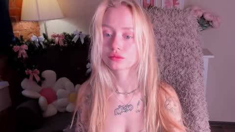 Snapshot of kris_grant chatting on December 21, 2025, 10:33 am kris_grant online show from December 21, 2025, 10:33 am