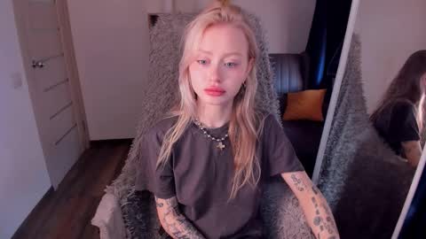 Snapshot of kris_grant chatting on February 6, 2026, 10:29 am kris_grant online show from February 6, 2026, 10:29 am