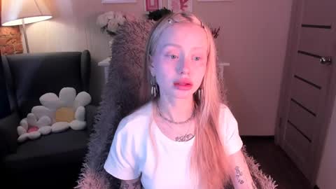 Snapshot of kris_grant chatting on April 11, 2026, 9:35 am kris_grant online show from April 11, 2026, 9:35 am