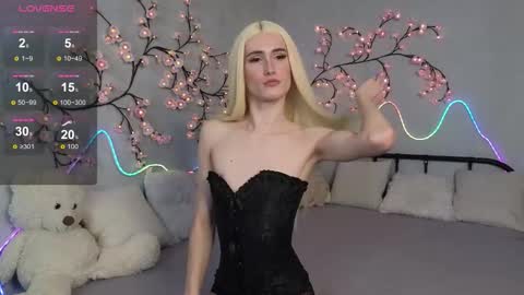 Snapshot of kris_mon chatting on February 14, 2026, 3:14 am Kris online show from February 14, 2026, 3:14 am