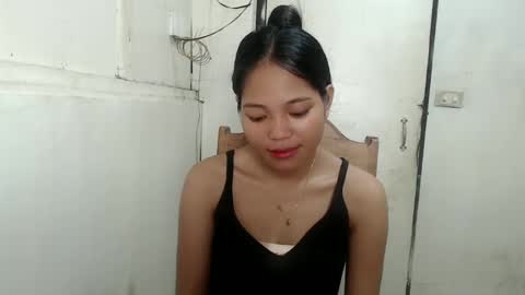 Snapshot of krisloversweet1 chatting on April 4, 2026, 5:49 am Kris online show from April 4, 2026, 5:49 am