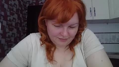 KrisryxONiks online show from May 7, 2026, 1:49 pm