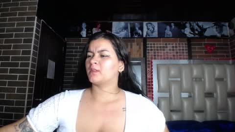 kriss_sweetboobs online show from March 4, 2025, 12:22 pm