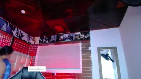 kriss_sweetboobs online show from April 25, 2026, 11:57 am