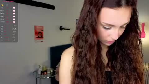 Snapshot of krisss__kisss chatting on June 18, 2026, 5:39 pm Kriss online show from June 18, 2026, 5:39 pm