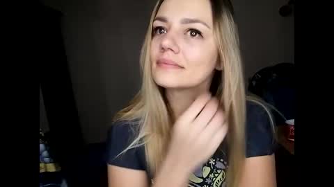 Snapshot of krisssexi chatting on December 18, 2024, 11:45 am KrissSexi online show from December 18, 2024, 11:45 am