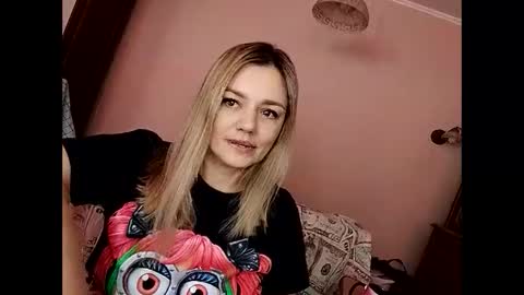 Snapshot of krisssexi chatting on February 18, 2025, 8:05 am KrissSexi online show from February 18, 2025, 8:05 am