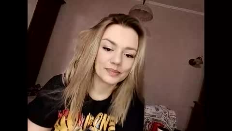 Snapshot of krisssexi chatting on February 26, 2025, 5:53 am KrissSexi online show from February 26, 2025, 5:53 am