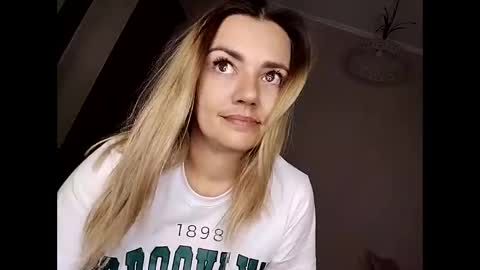 Snapshot of krisssexi chatting on October 11, 2025, 6:06 pm KrissSexi online show from October 11, 2025, 6:06 pm