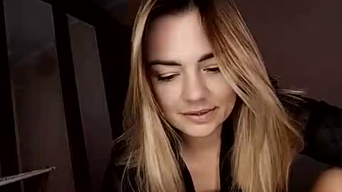 Snapshot of krisssexi chatting on October 16, 2025, 5:41 am KrissSexi online show from October 16, 2025, 5:41 am