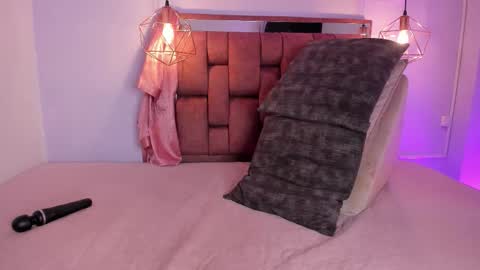 Snapshot of kristakinnky chatting on March 26, 2026, 11:49 am BETANIA online show from March 26, 2026, 11:49 am