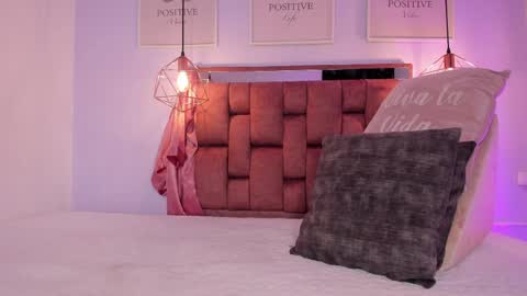 Snapshot of kristakinnky chatting on April 2, 2026, 12:03 pm BETANIA online show from April 2, 2026, 12:03 pm