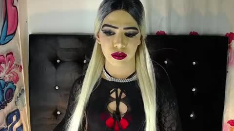 kristal_queen01 online show from May 22, 2026, 6:53 am