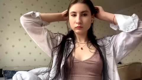 Snapshot of kristaldegeyter chatting on May 13, 2026, 8:12 am Kristal online show from May 13, 2026, 8:12 am