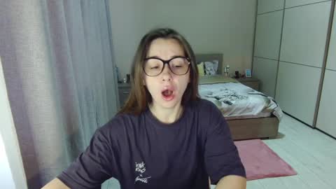 twitter    Annemarye 23 online show from April 9, 2026, 4:56 am