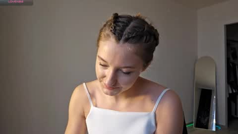 Snapshot of kristandaty chatting on March 2, 2026, 10:33 am kristandaty online show from March 2, 2026, 10:33 am