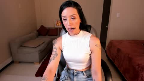 Sophia online show from April 1, 2026, 8:28 pm