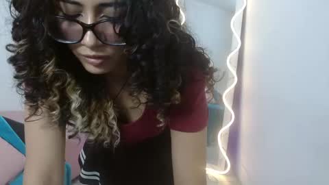 kristen_tay online show from February 21, 2025, 7:01 am