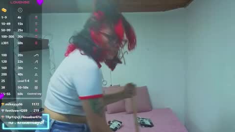 kristen_tay online show from October 25, 2025, 3:51 pm